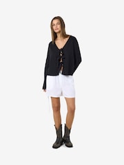 NOISY MAY White Elasticated Waist Linen Blend Shorts - Image 3 of 4