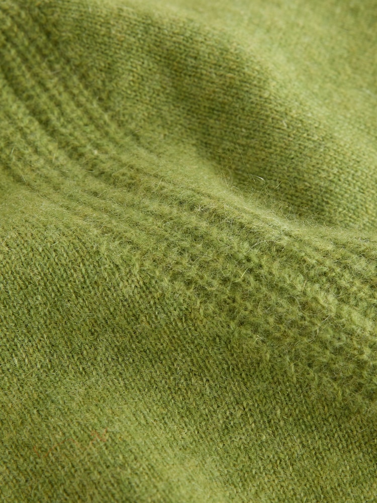Green 100% Cashmere Crew Neck Jumper - Image 7 of 7 Green 100% Cashmere Crew Neck Jumper - Image 7 of 7
