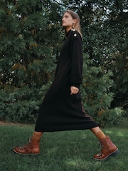Čokoladno rjava - Stand Neck Knitted Midi Dress - Slika 1 iz 9