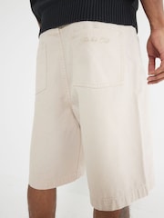 River Island Natural Grohl Skate Shorts - Image 2 of 4