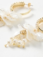 Oliver Bonas White Hannah Faux Shell Statement Earrings - Image 2 of 4