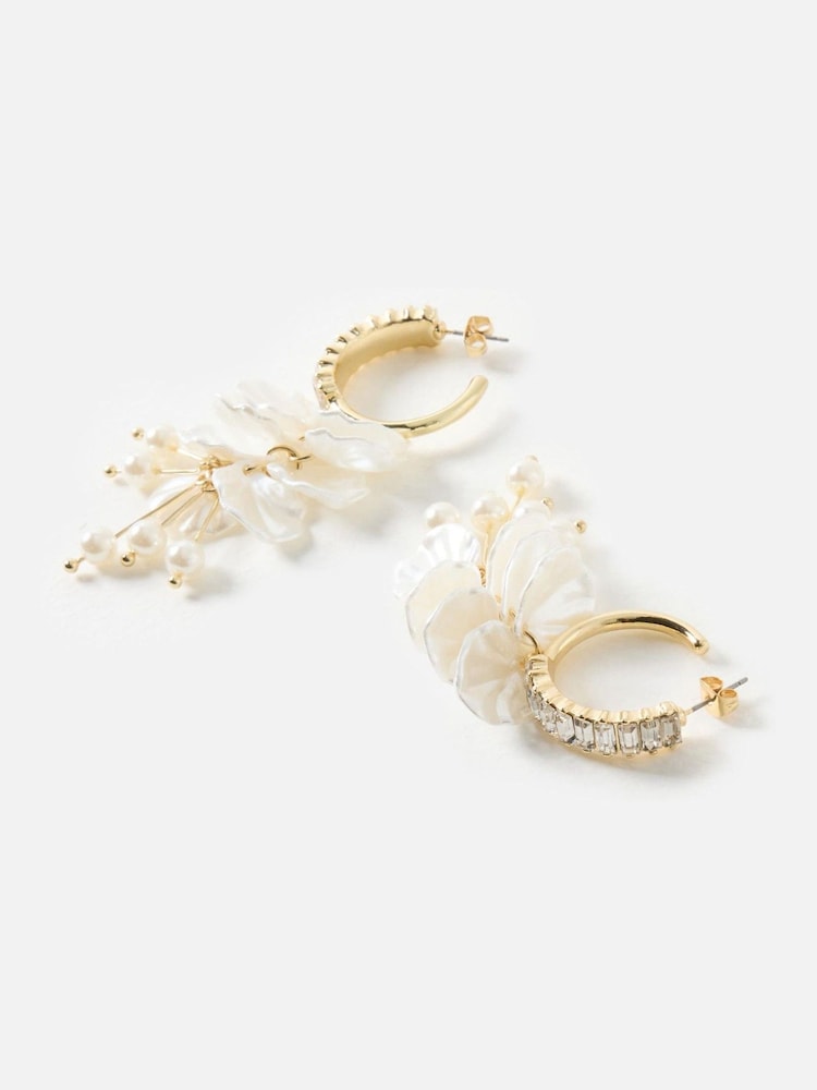 Oliver Bonas White Hannah Faux Shell Statement Earrings - Image 4 of 4