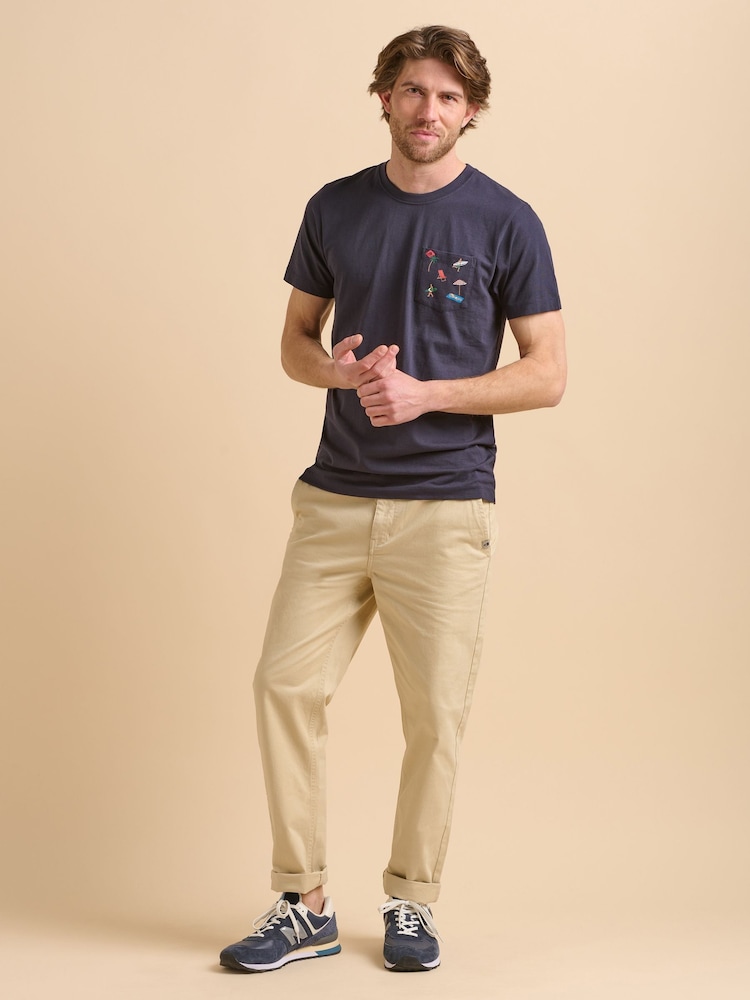 Brakeburn Beach Pocket 100% Cotton T-Shirt - Bild 6 von 6