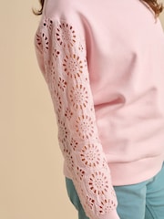 وردي - Brakeburn Broderie Crew Neck Sweatshirt - صورة 4 من 5
