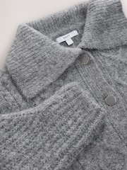 Cinza - Cardigan de gola alta em malha trançada com Blend de lã - Imagem 2 de 5