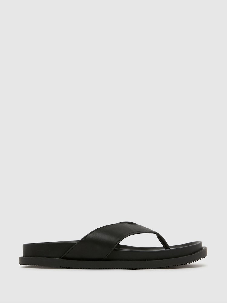 Schuh Seymore Toe Thong Black Sandals - Image 1 of 3