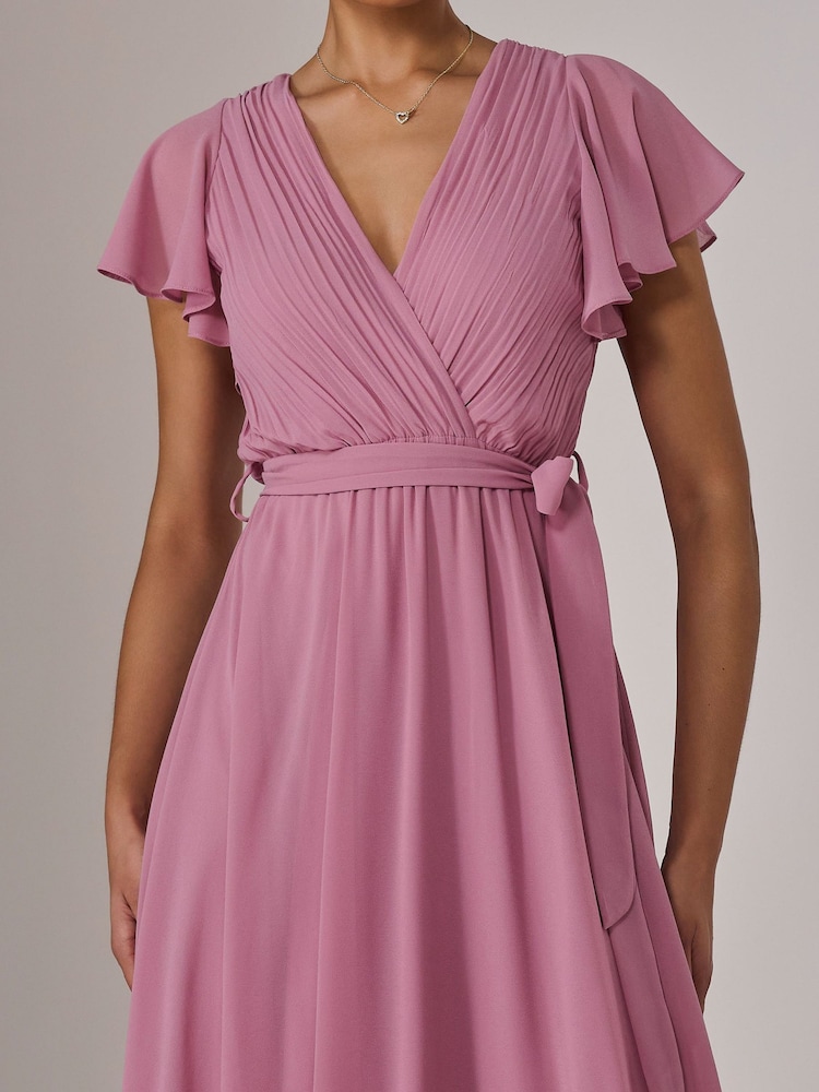Rosa - Jolie Moi Chiffon Flutter Sleeve Maxi Dress - Imagen 6 de 6 Rosa - Jolie Moi Chiffon Flutter Sleeve Maxi Dress - Imagen 6 de 6