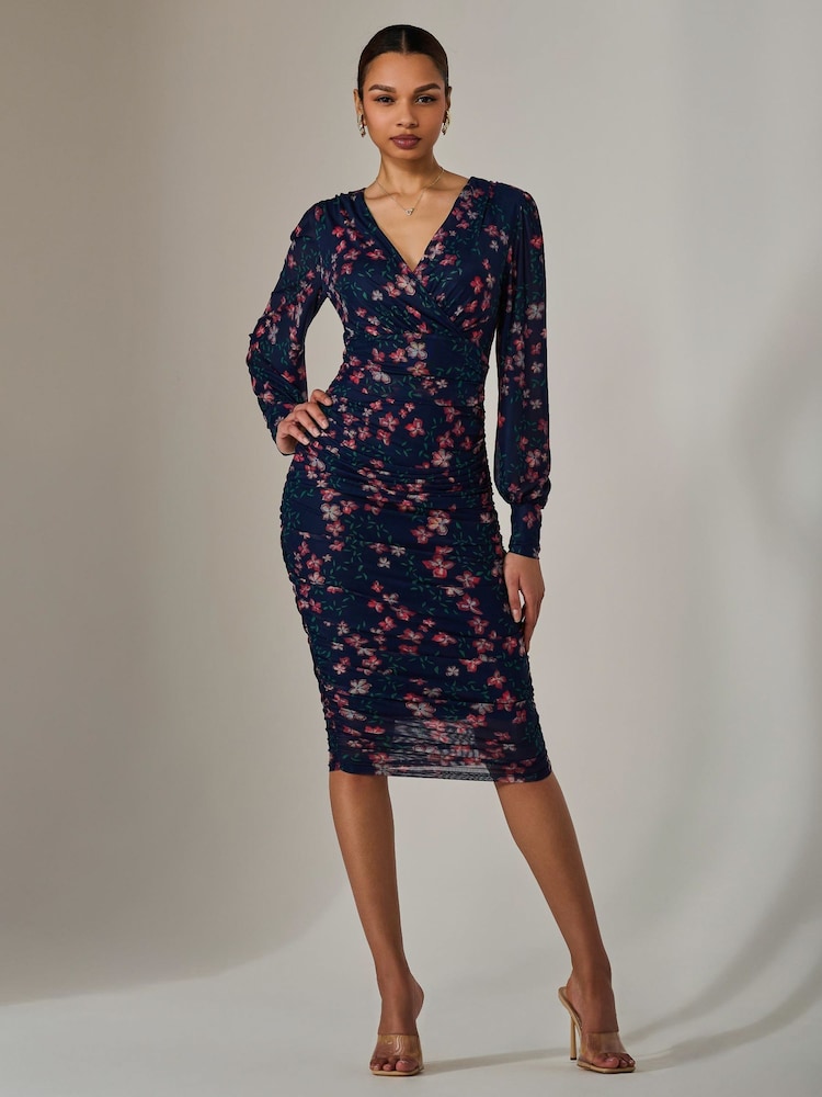 Blau - Jolie Moi – figurbetontes Kleid aus Netzstoff mit langen Ärmeln und Rüschen - Bild 1 von 6