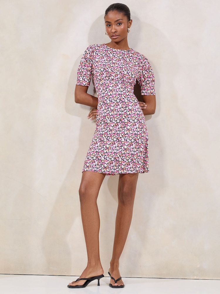 Roz - Lipsy Short Sleeve Underbust Mini Jersey Dress - Image 3 of 4