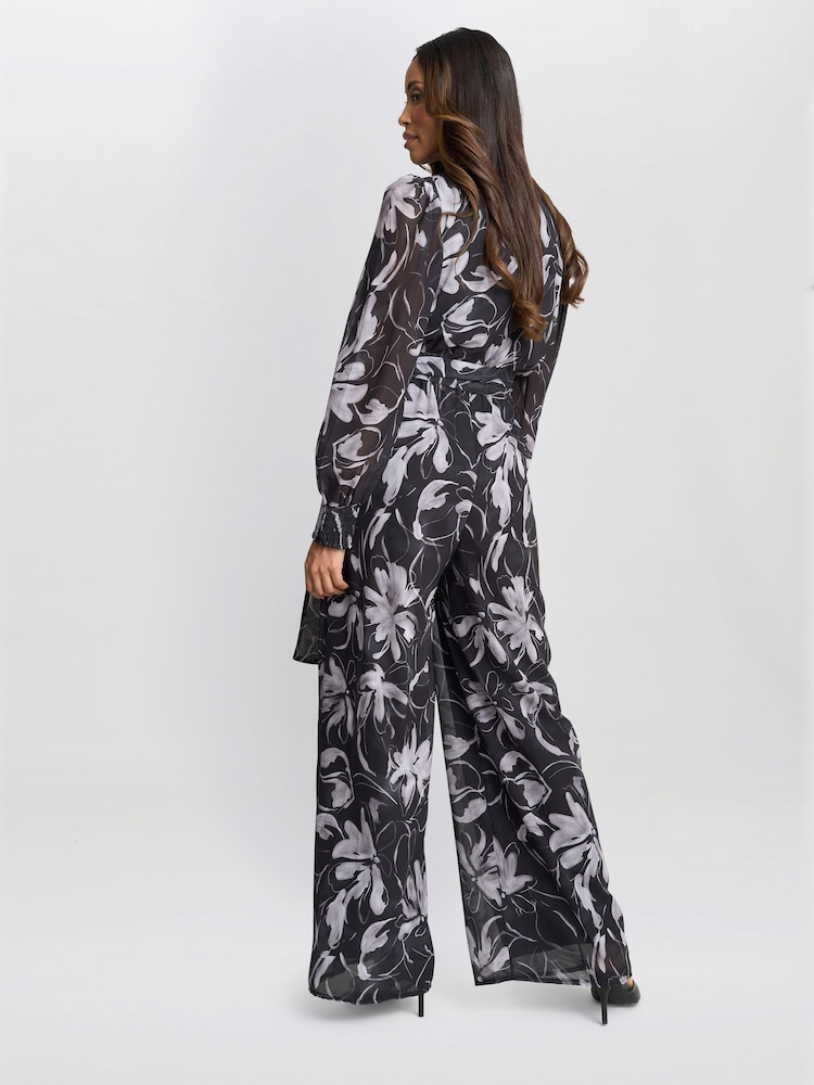 Gina Bacconi Kourtney Chiffon Black Jumpsuit - Imagen 2 de 6