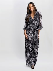 Gina Bacconi Kourtney Chiffon Black Jumpsuit - Imagen 5 de 6