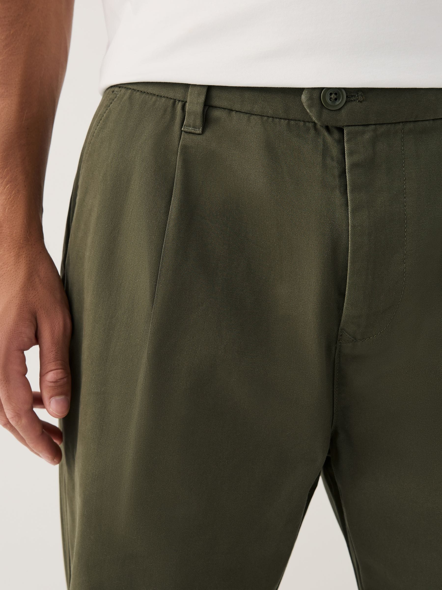 Next：日本 オリーブ グリーン - シングルプリーツ ストレッチ