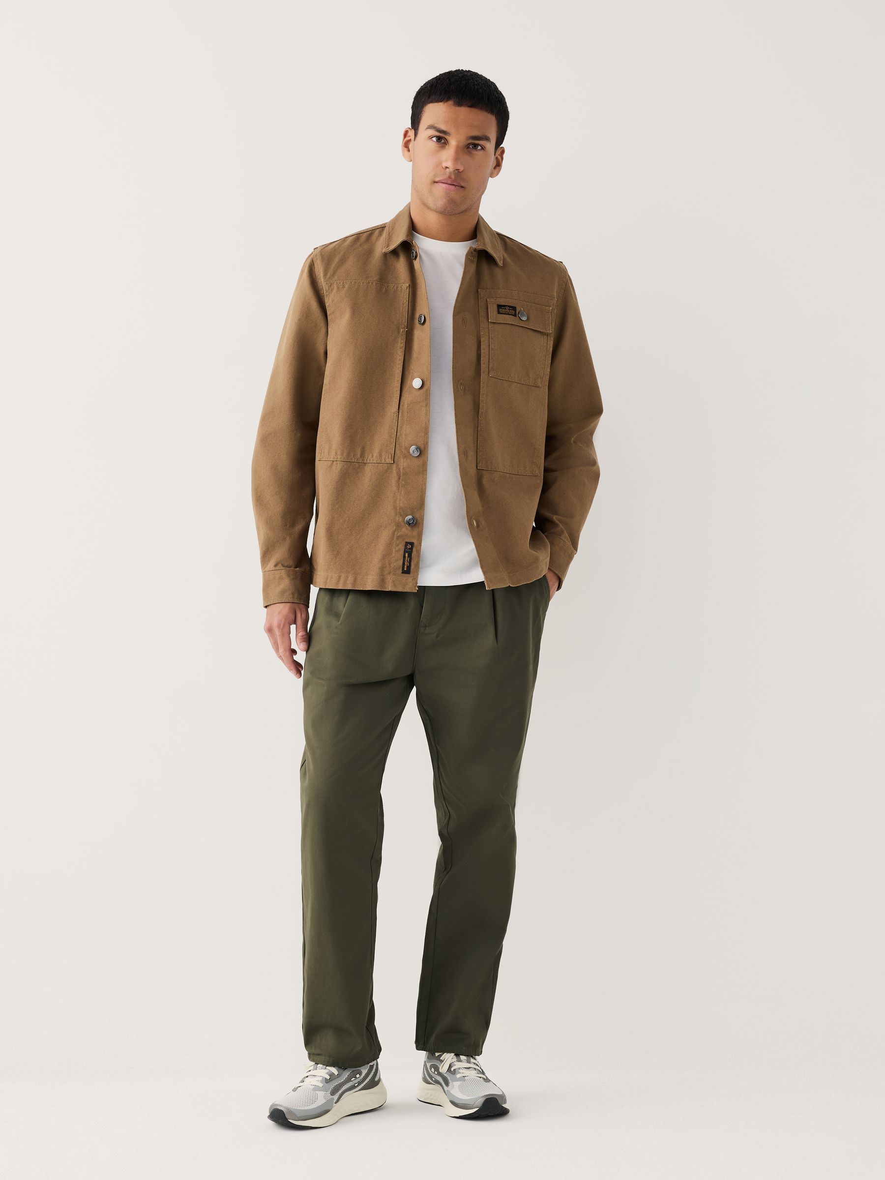 O*n様 DESCENDANT プリーツチノパン オリーブグリーン Next：日本 オリーブ グリーン - シングルプリーツ ストレッチ