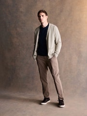 Arena - Cotton Rich Utility Chino Trousers With Stretch - Imagen 2 de 5