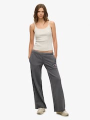 Серый - Superdry Athletic Essentials Wide Leg 100% Cotton Joggers - Изображение 1 из 7