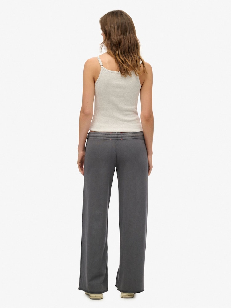 Серый - Superdry Athletic Essentials Wide Leg 100% Cotton Joggers - Изображение 2 из 7