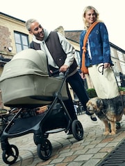 Mamas & Papas Sage 8 Piece Noir Vardo Noir Essential Travel Bundle 6 Piece - Image 9 of 9