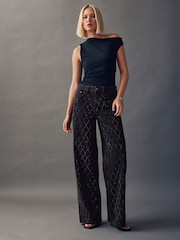 Schwarz, verziert - Jeans mit weitem Bein - Bild 3 von 9