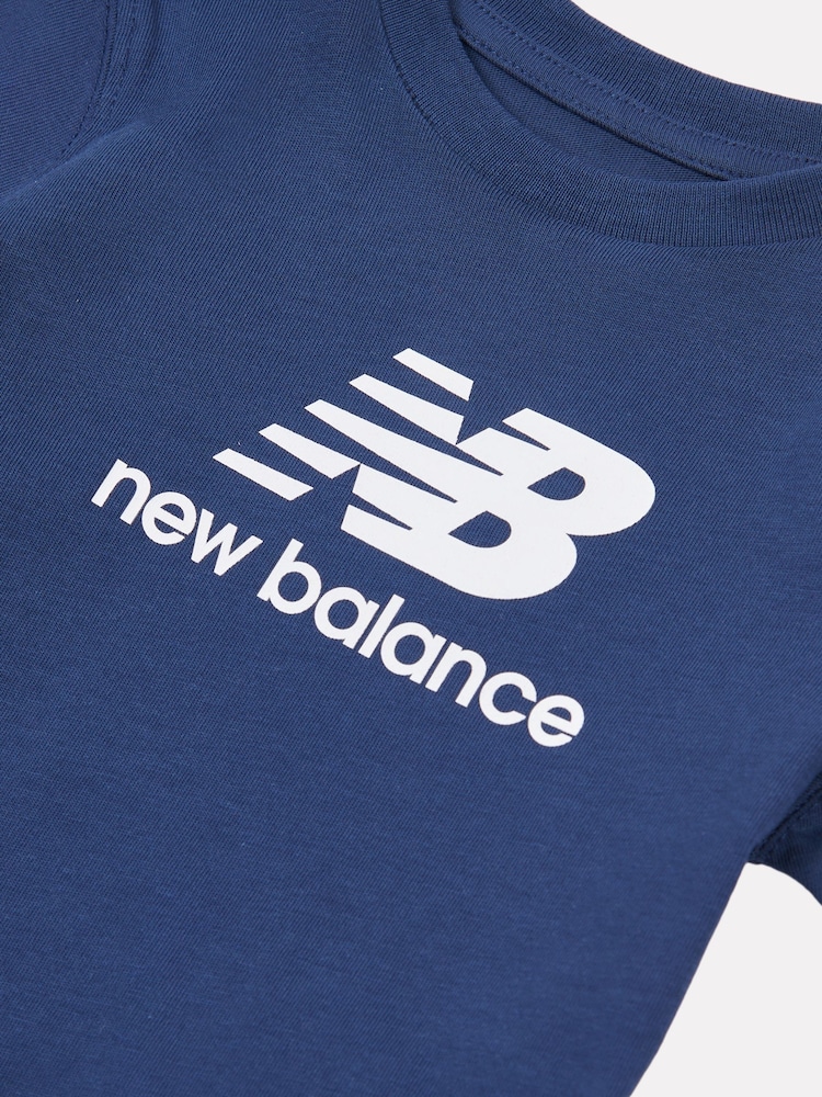 modra - Otroška majica New Balance Jersey Stacked Logo 100% Cotton T-Shirt - Slika 3 iz 3