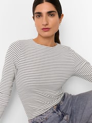 Whistles Stripe Detail Alto Neck Top - Imagen 2 de 5