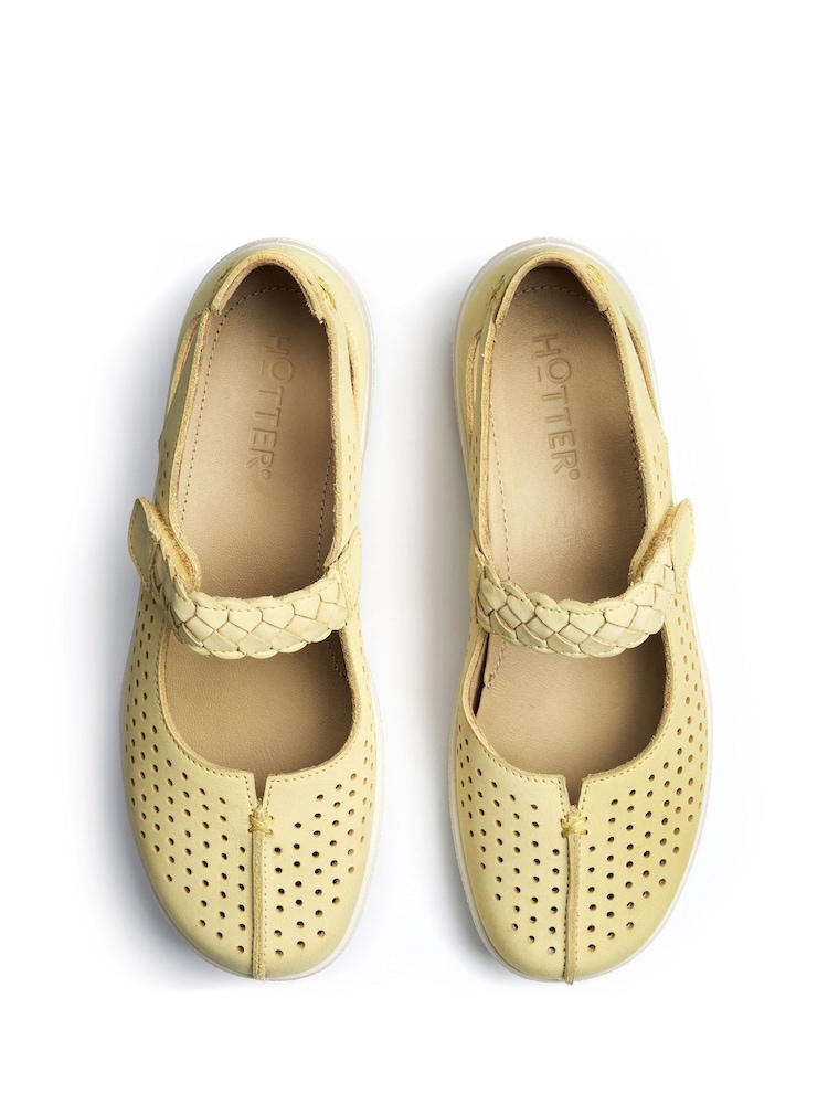 Hotter Yellow Hotter Yellow Wide Fit Quake II Touch-Fastening Shoes - Image 4 of 4
