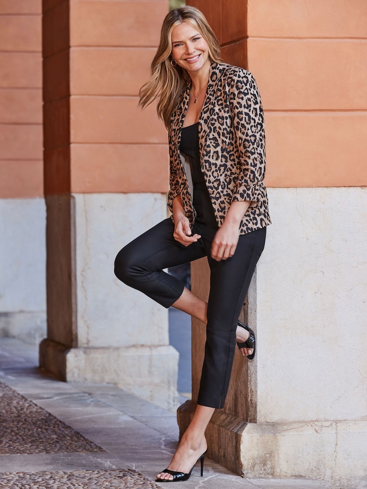 Sosandar Black Slim Fit Slim Leg Capri Trousers - Image 2 of 5