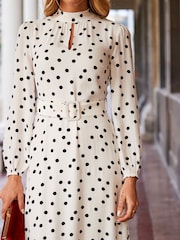 Sosandar White Petite Petite Spot Print Keyhole Detail Belted Fit & Flare Dress - Image 5 of 5