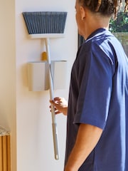 Joseph Joseph Cleantech Wall-Mounted Broom - Bild 2 von 6