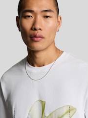 Lyle & Scott White 3D Line Graphic 100% Cotton T-Shirt - Image 3 of 4