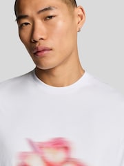 Lyle & Scott White Motion Floral Graphic 100% Cotton T-Shirt - Image 4 of 5