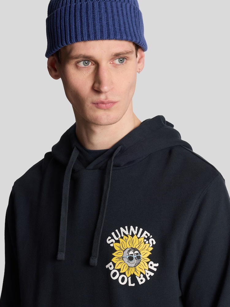 Lyle & Scott 100% Cotton Sunnies Pool Bar Graphic Pullover Hoodie - Imagen 4 de 4