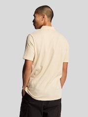 Lyle & Scott Crepe Polo Shirt - صورة 3 من 5