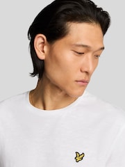 Lyle & Scott White 100% Cotton Slub T-Shirt - Image 4 of 5
