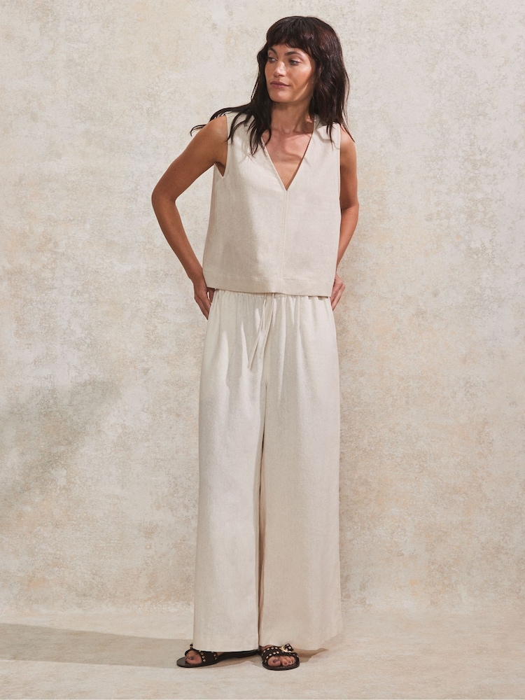 Ro&Zo White V-Neck Linen Shell Top - Image 2 of 4 Ro&Zo White V-Neck Linen Shell Top - Image 2 of 4