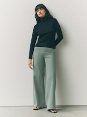 Salbeigrün - Denim-Hose aus Jersey mit weitem Bein - Bild 1 von 7