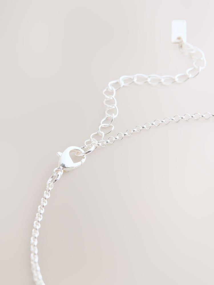Silver Tone Interlocking Circle Pendant Necklace - Image 5 of 5