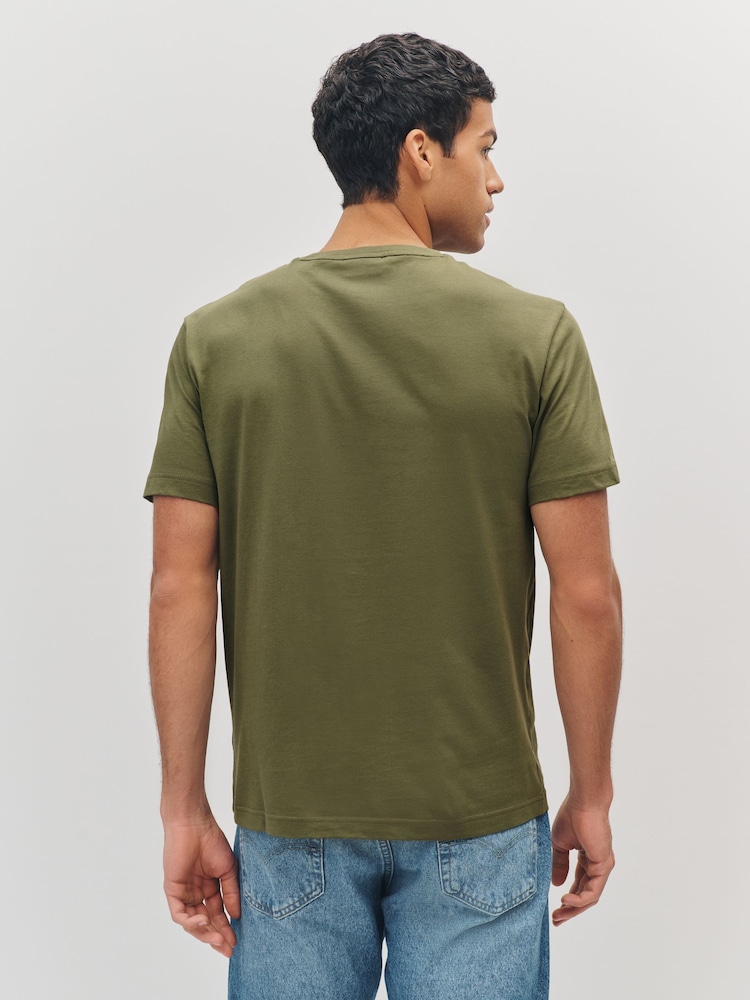 GANT Green Archive Shield 100% Cotton T-Shirt - Image 2 of 5 GANT Green Archive Shield 100% Cotton T-Shirt - Image 2 of 5
