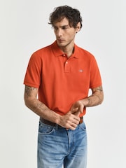 GANT Regular Fit 100% Cotton Shield Piqué Polo Shirt - صورة 1 من 4
