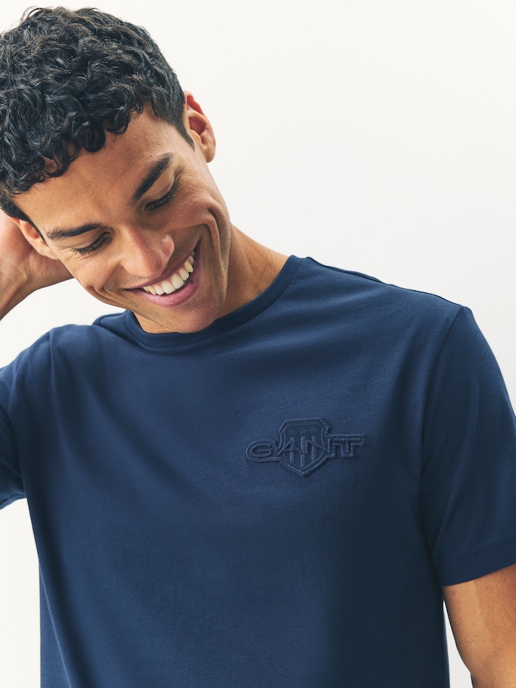 GANT Blue 100% Cotton Tonal Shield T-Shirt - Image 3 of 3 GANT Blue 100% Cotton Tonal Shield T-Shirt - Image 3 of 3