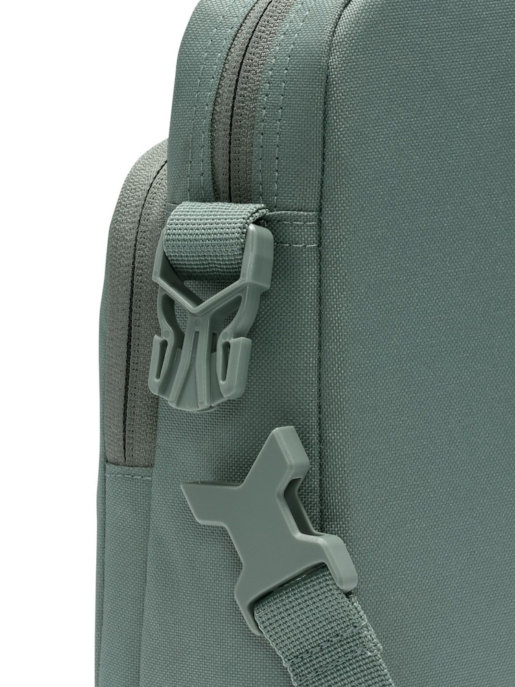 Nike Clay Green Heritage Cross-Body Bag (4L) - Image 7 of 7 Nike Clay Green Heritage Cross-Body Bag (4L) - Image 7 of 7