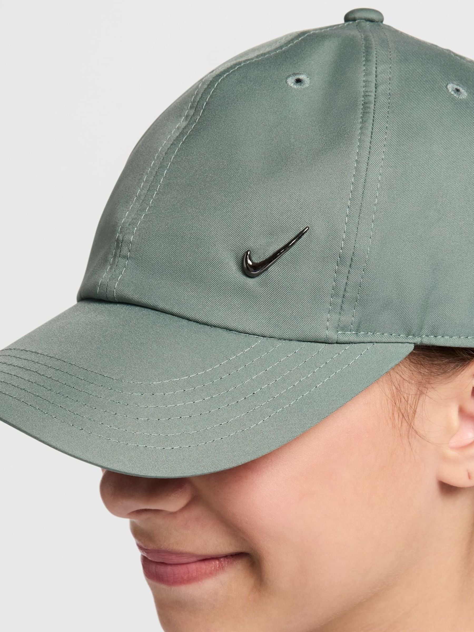 nike h86 metal swoosh