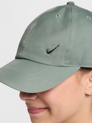 Nike Clay Green Dri-FIT Kids Club Unstructured Metal Swoosh Cap - Image 4 of 6