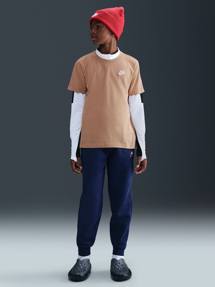 棕色 - Nike Short Sleeve Club T-Shirt - 圖片 7/7