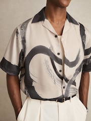 Reiss Charcoal Grey/Off White Zephr Brushstroke-Print Cuban-Collar Shirt - Image 4 of 7
