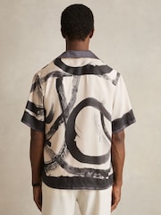 Reiss Charcoal Grey/Off White Zephr Brushstroke-Print Cuban-Collar Shirt - Image 5 of 7