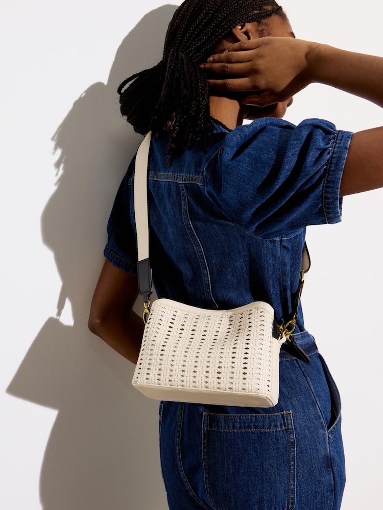 Oliver Bonas Bolsa Crossbody Issie Weave - Imagem 7 de 7