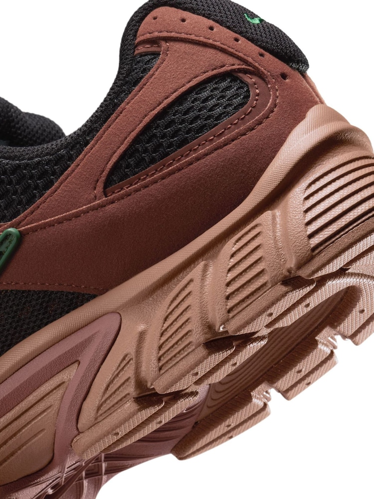 Nike Brown V5 Runner Trainers - Image 11 of 11