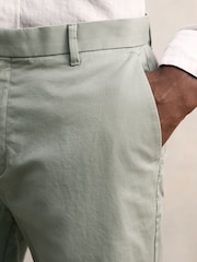 Reiss Pistachio Wicket Cotton Chino Shorts with Stretch - Image 4 of 6