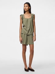 PIECES Green Relaxed Fit Elasticated Waist Linen Blend Shorts - Image 1 of 6