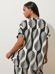 Schwarz - Yours Curve Boxy Textured Shirt - Bild 2 von 5